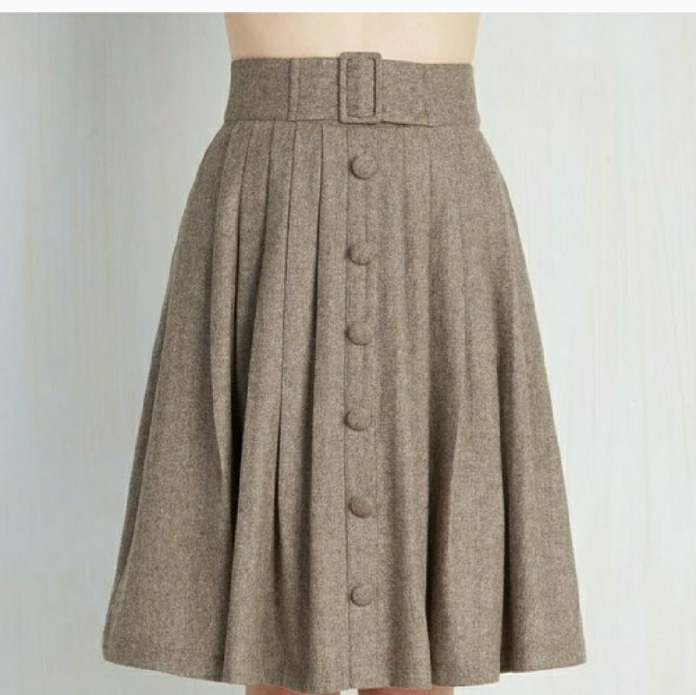 Modcloth Intern of the Fate Skirt in Latte
