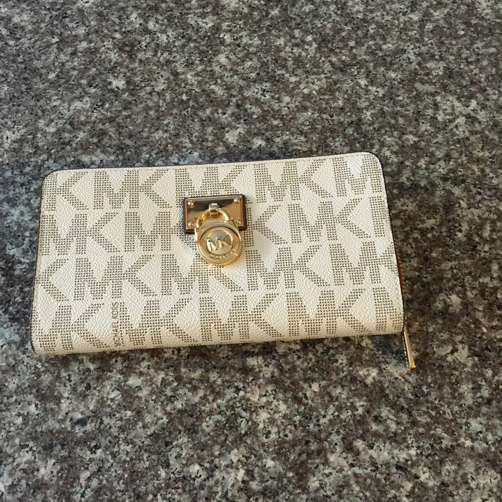 NWT MK Halminton wallet