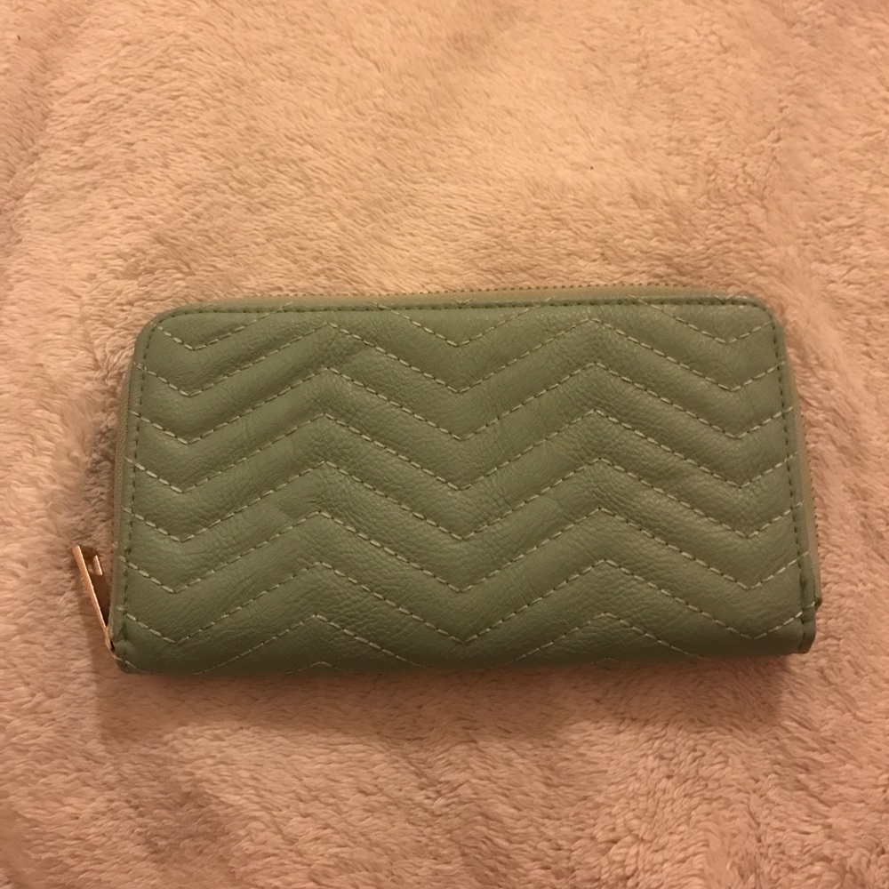 turquoise chevron WALLET amazing condition