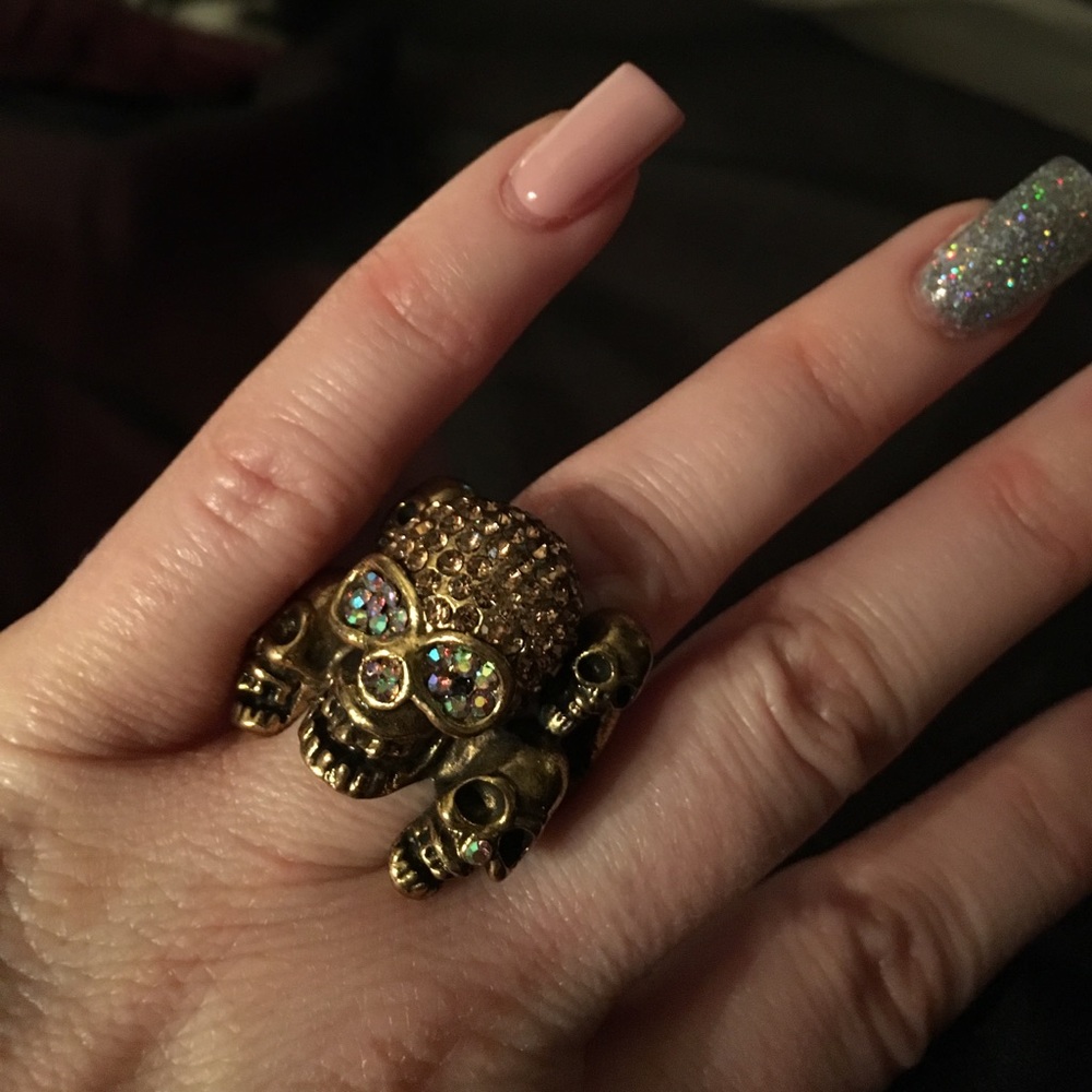 Fashion Rings! Skulls and Rhinestones! - Picture 4 of 4