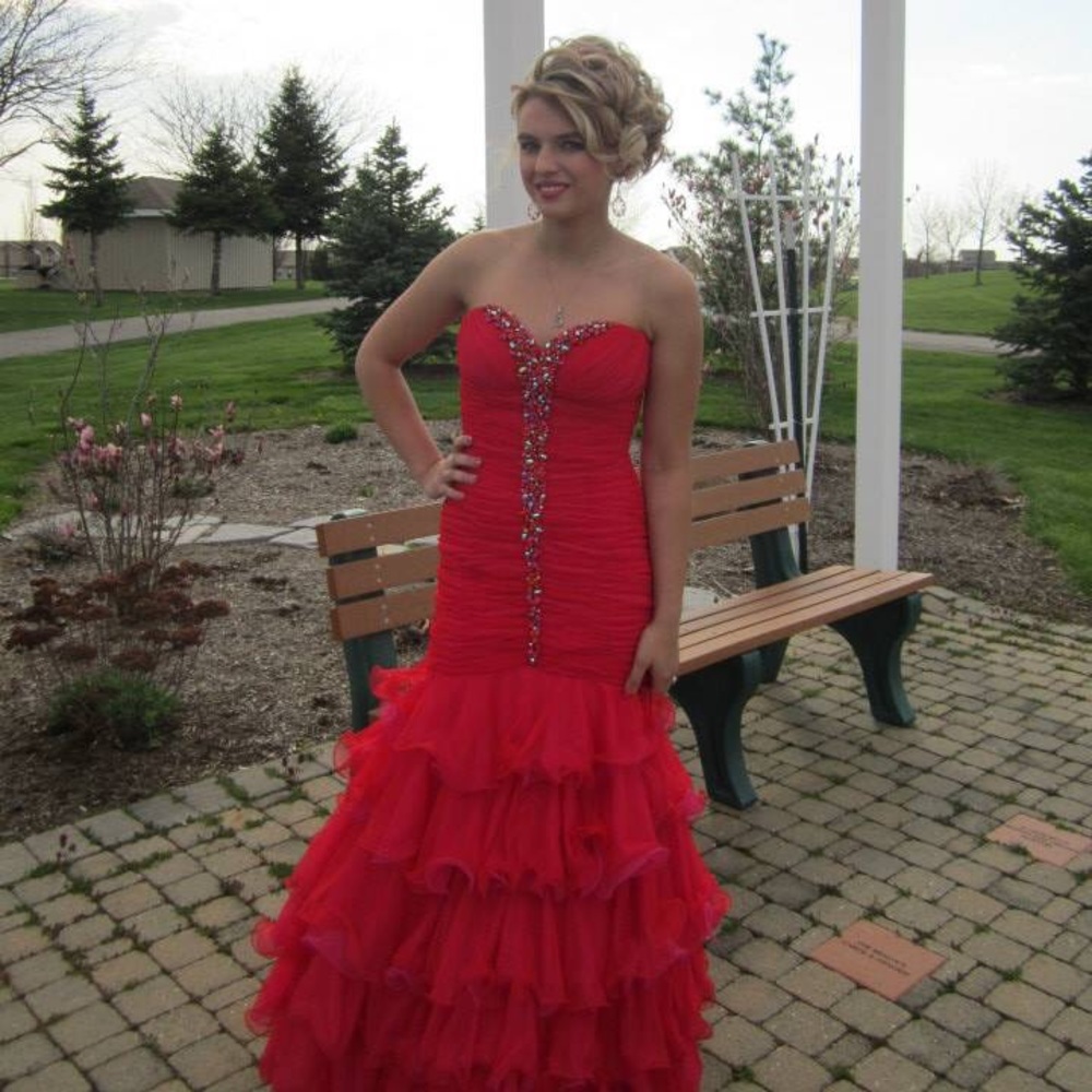 Beautiful Sherri hill prom dress