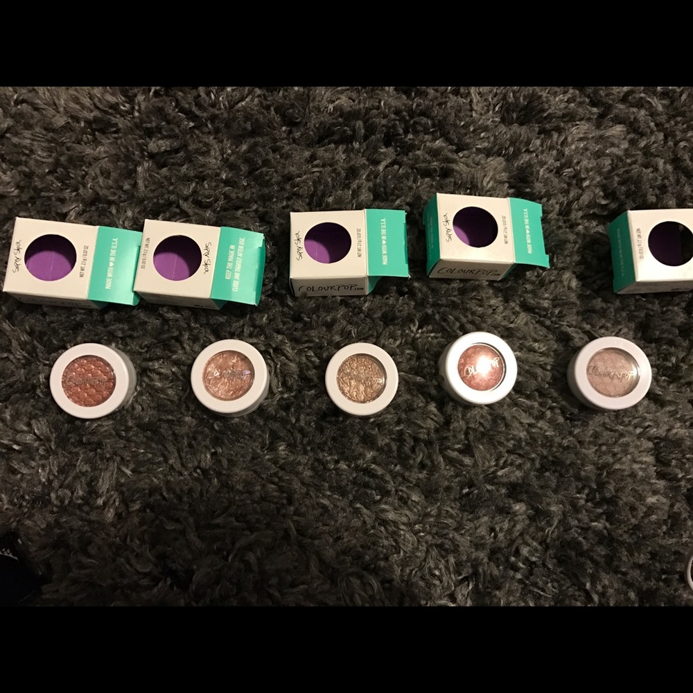 Eye shadows - Picture 2 of 2