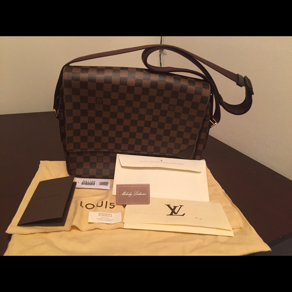 👍🏻SOLDAUTHENTIC Louis Vuitton Shelton MM Mssengr - Picture 2 of 8