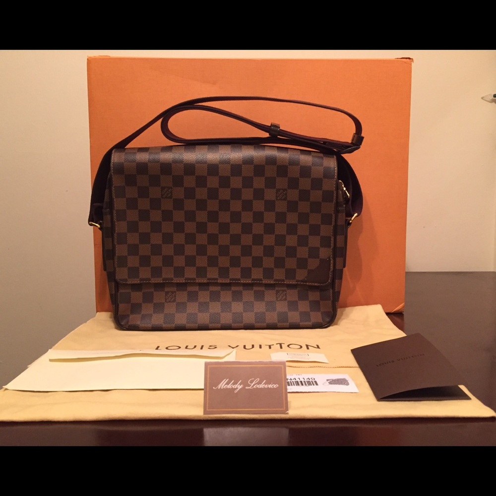 👍🏻SOLDAUTHENTIC Louis Vuitton Shelton MM Mssengr - Picture 1 of 8