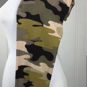 🎉SALE🎉TC LULAROE CAMOUFLAGE LEGGINGS!!