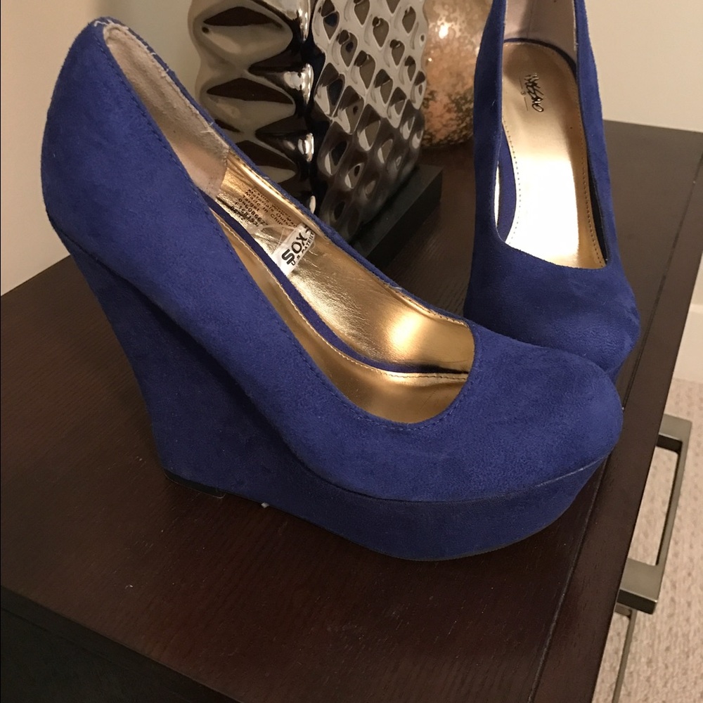 Mossimo cobalt blue suede shoes