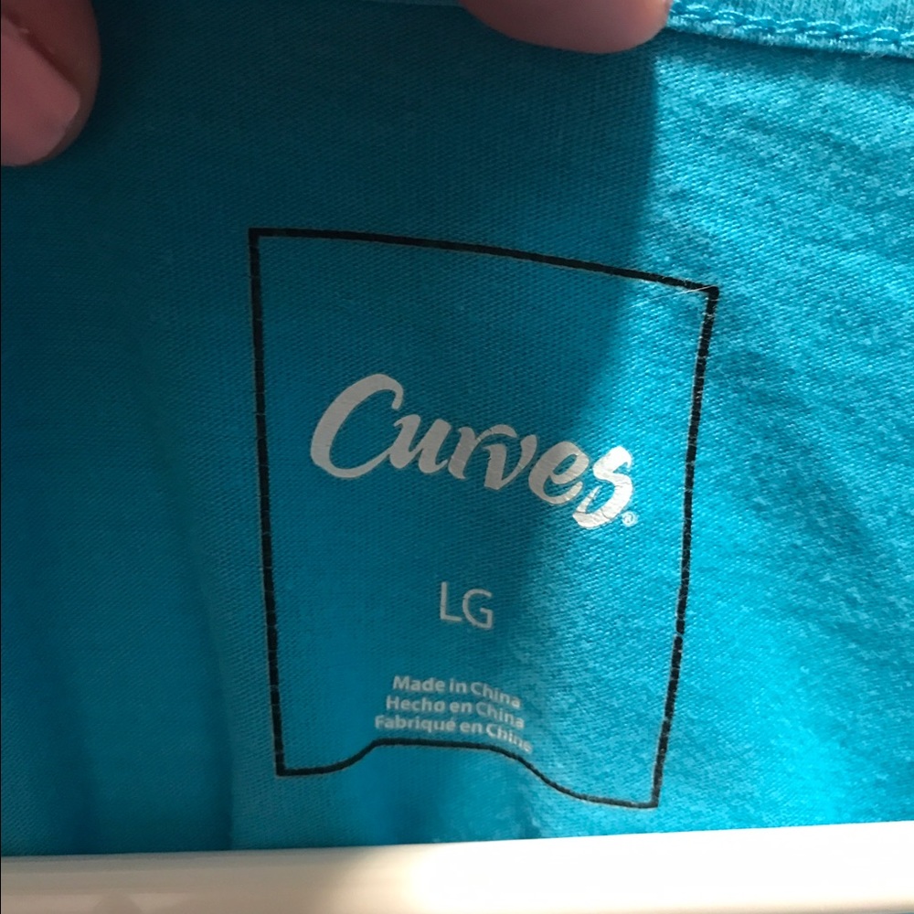 Curves shirt - Picture 2 of 3
