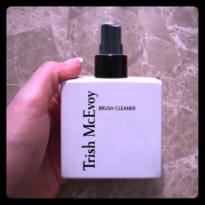 Trish McEvoy brush cleaner