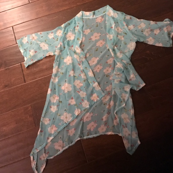 🦋 NWT GREEN FLORAL SHEER KIMONO - Picture 7 of 8