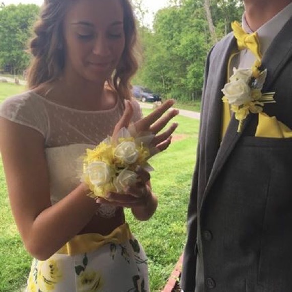 Prom dress - Picture 2 of 4