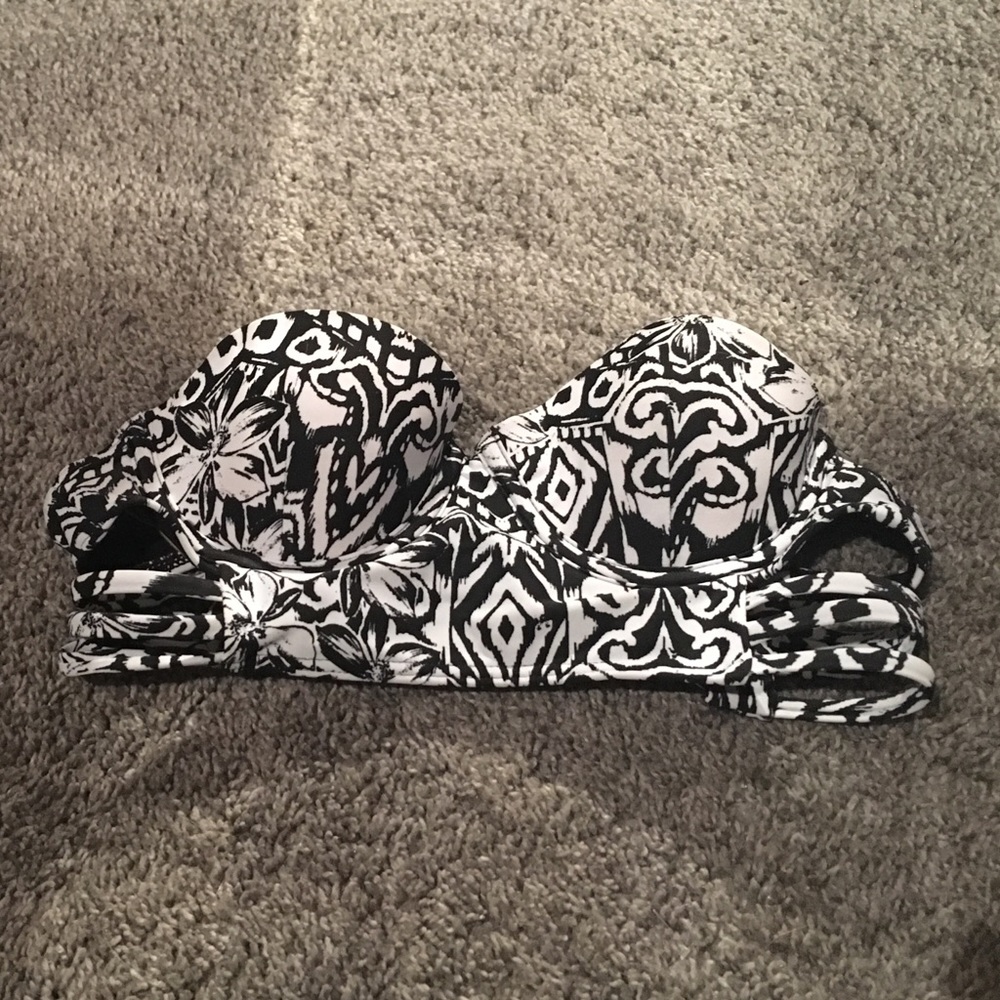 Strapless bathing suit top