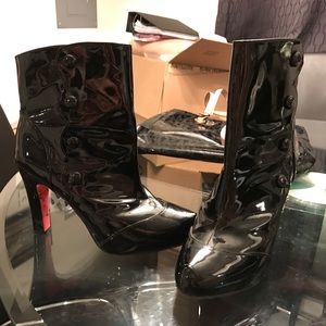 Black patent leather Betsey Johnson booties