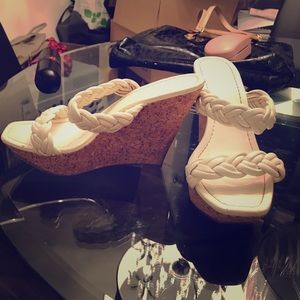 Jessica Simpson wedges