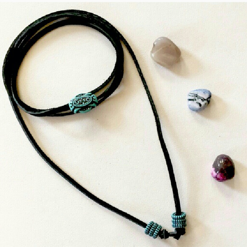 Turquoise and Black sued wrap chocker