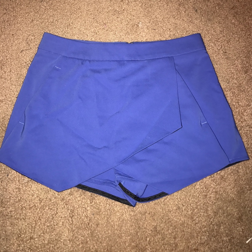 ✨✨SOLD✨✨Classy SKORT !