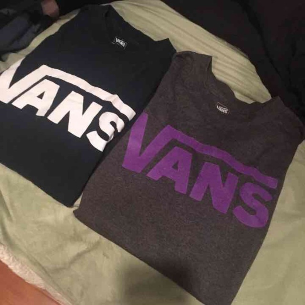2 vans tshirts