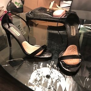 Steve Madden Strappy heels