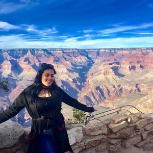 Meet your Posher, Dalia