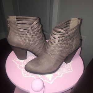 Fergalicious booty heels