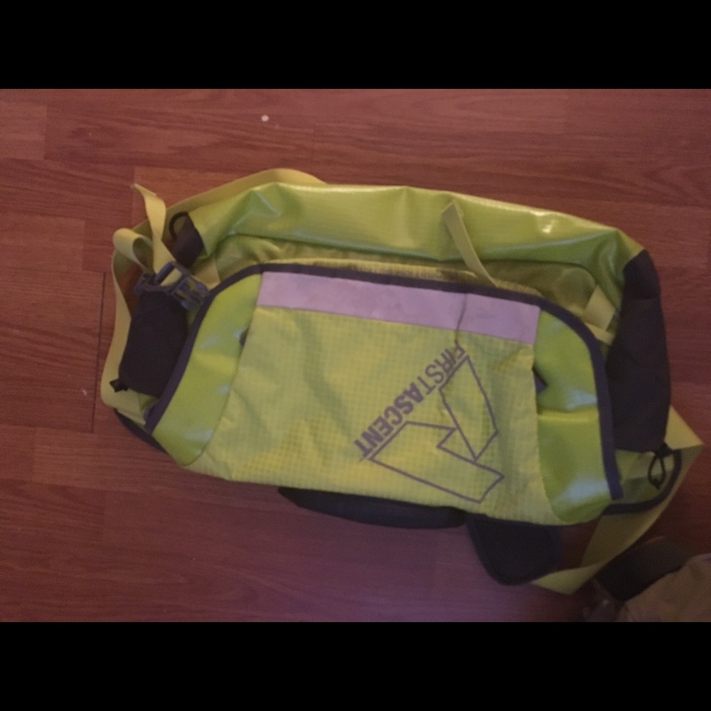 Eddie Bauer first accent messenger bag