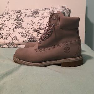 Barely used timbs
