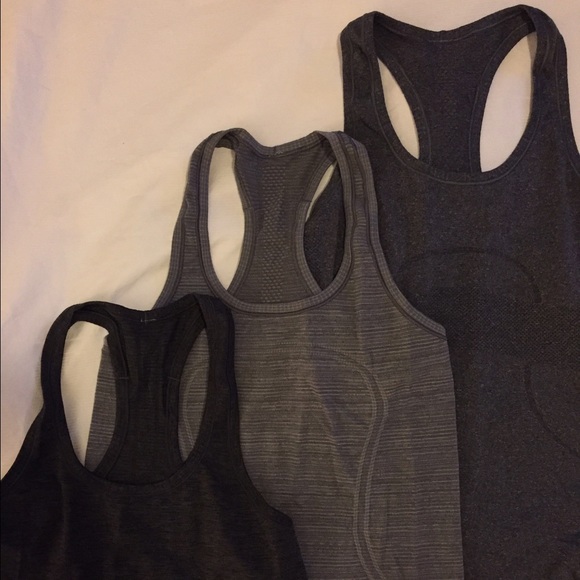 ❌❌SOLD❌❌LULULEMON Racer Back Tank Bundle - Picture 3 of 4