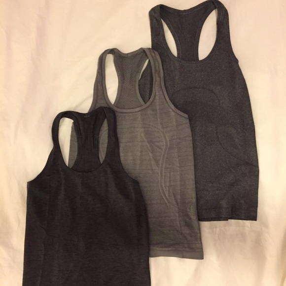 ❌❌SOLD❌❌LULULEMON Racer Back Tank Bundle - Picture 4 of 4