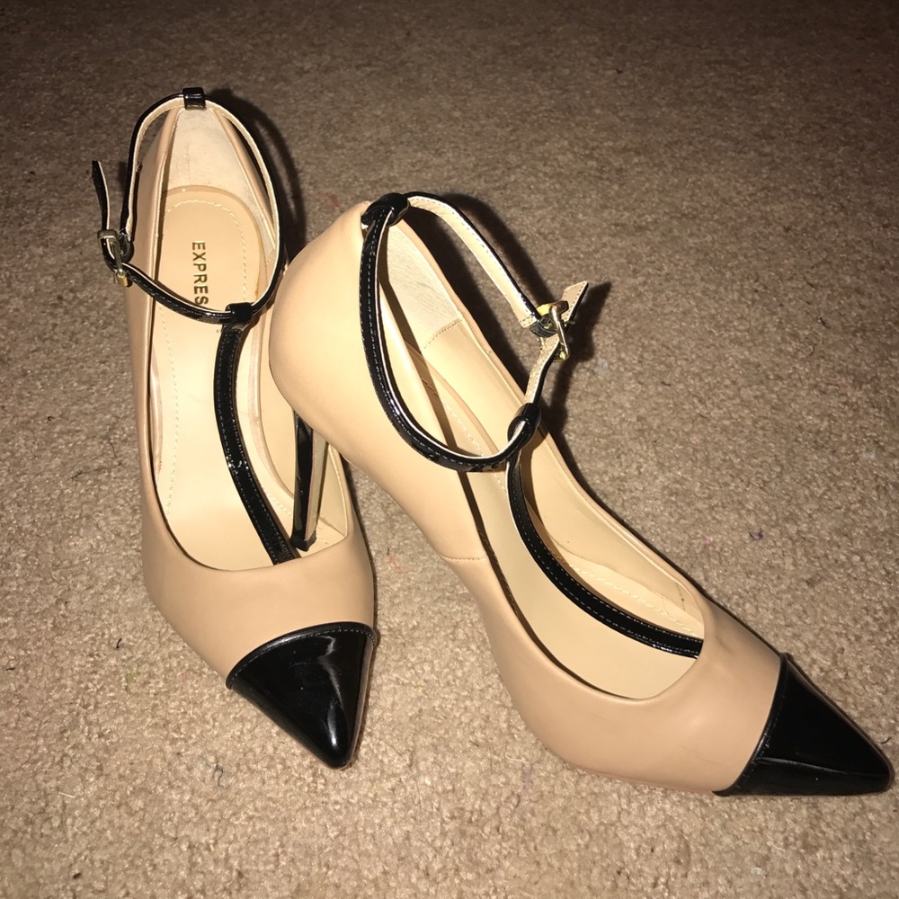 Color block pumps 👠
