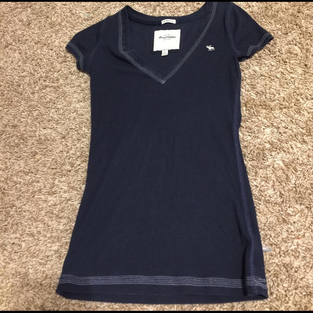 A short sleeve slim fit shirt