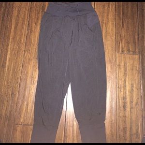 Lululemon Cropped Pants NEVER WORN