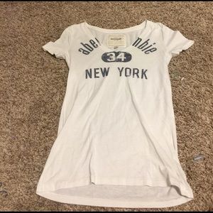 A white short sleeve tee