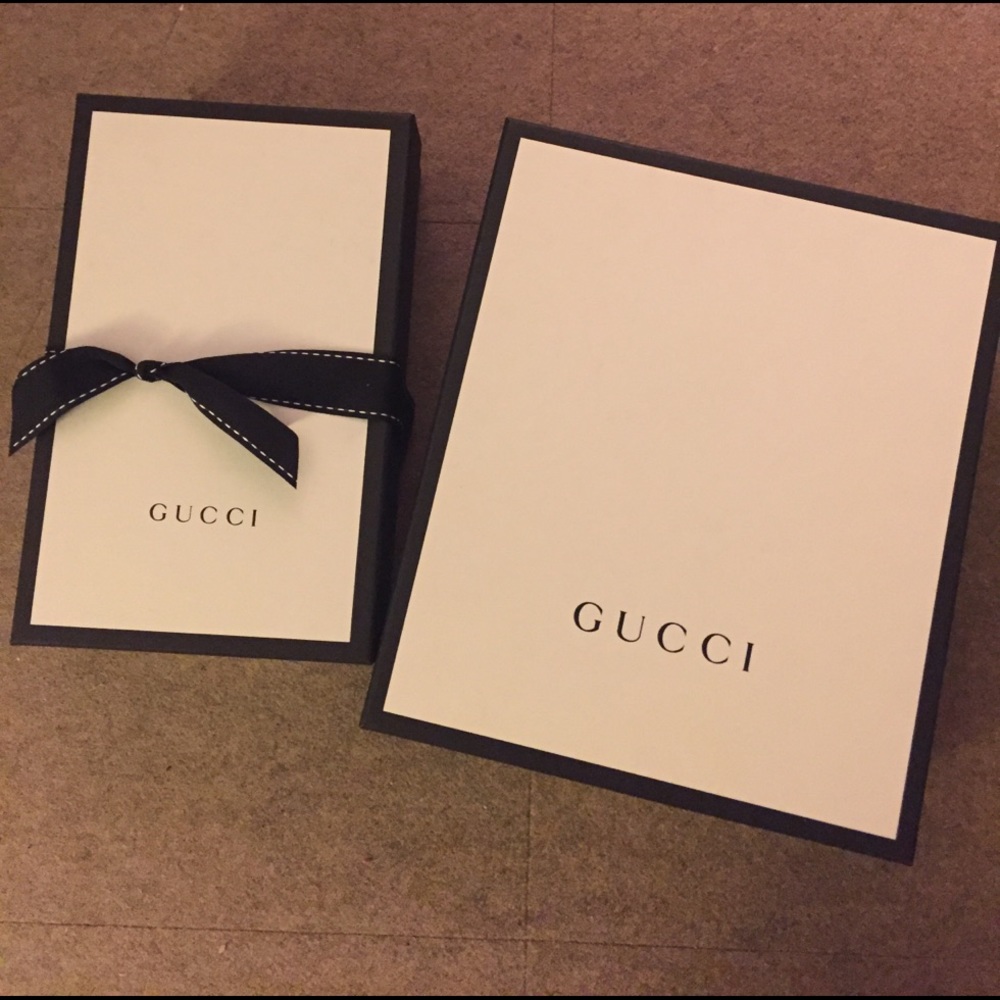 Gucci beautiful empty Box (Authentic) w/Duster