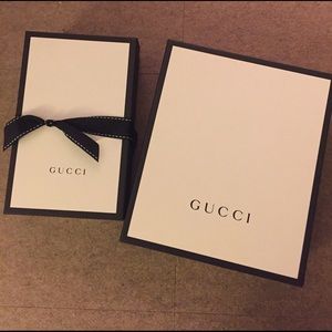 Gucci beautiful empty Box (Authentic) w/Duster