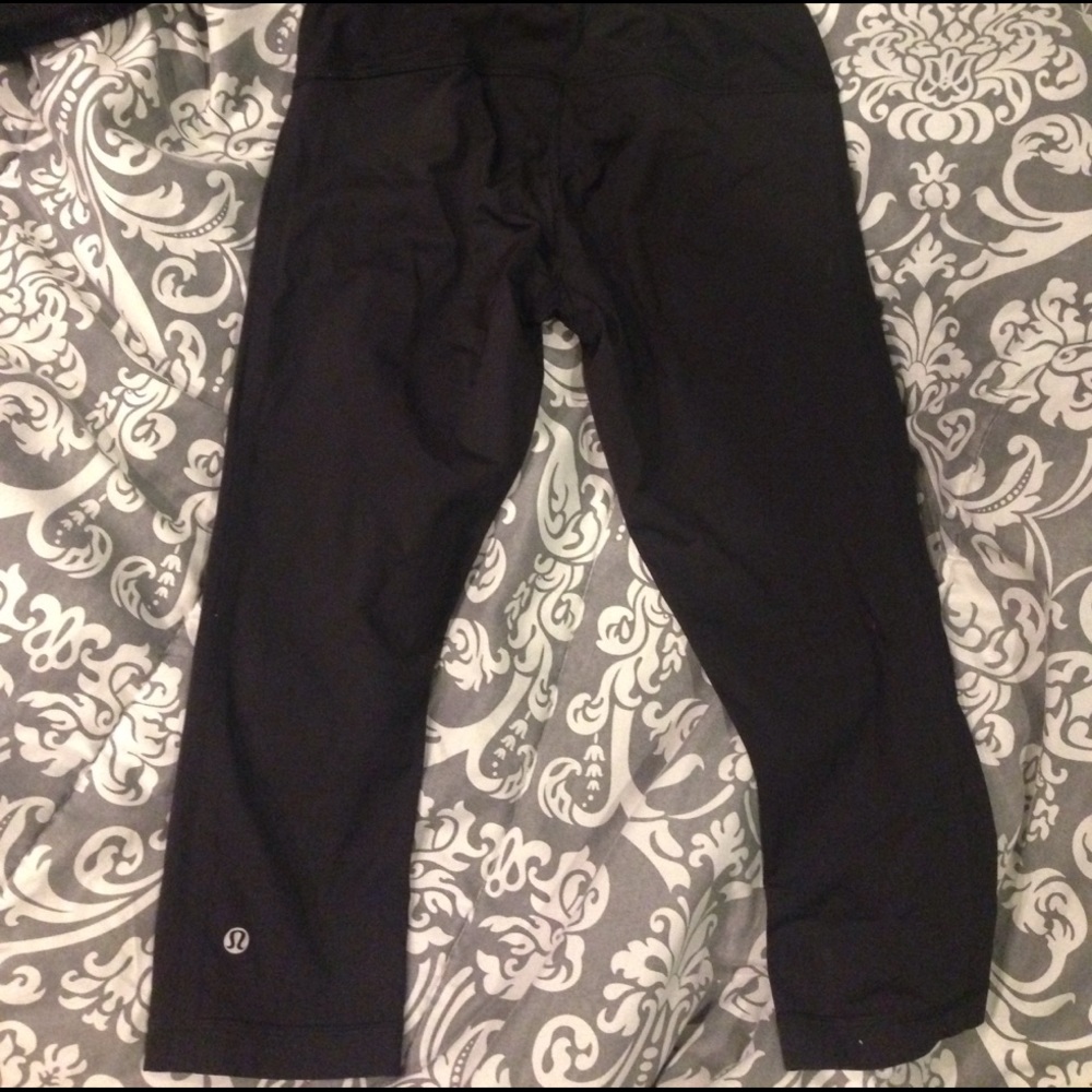 Lulu lemon size 6 Capri New Worn once