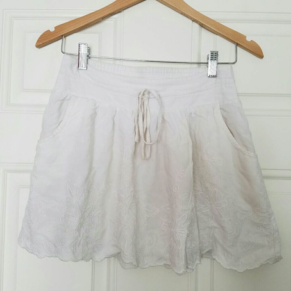 Beige mini skirt
