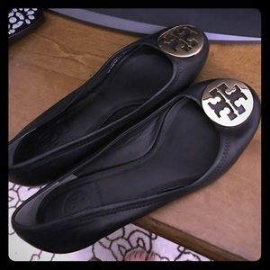 Essentially brand new Black Tory Burch flats.