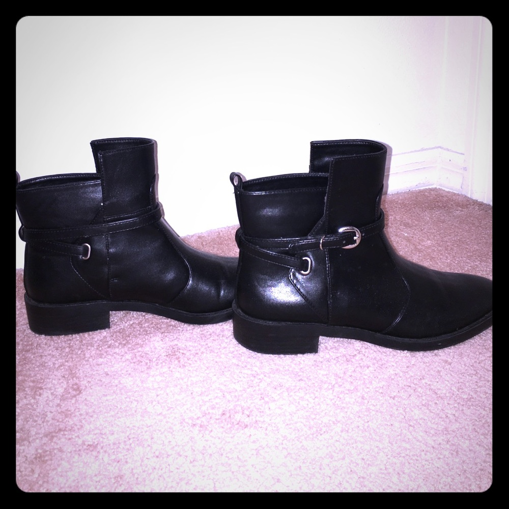 Forever 21 faux leather buckled ankle boots