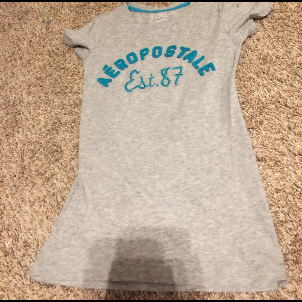 A short tee shirt