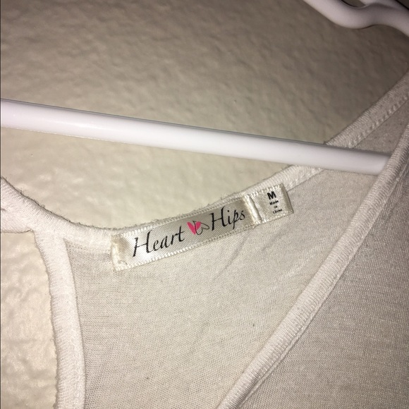 cute white blouse❗️ - Picture 3 of 3