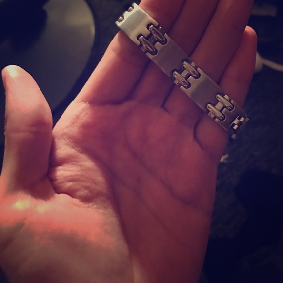 Just selling my old stainless steel bracelet - Picture 2 of 2