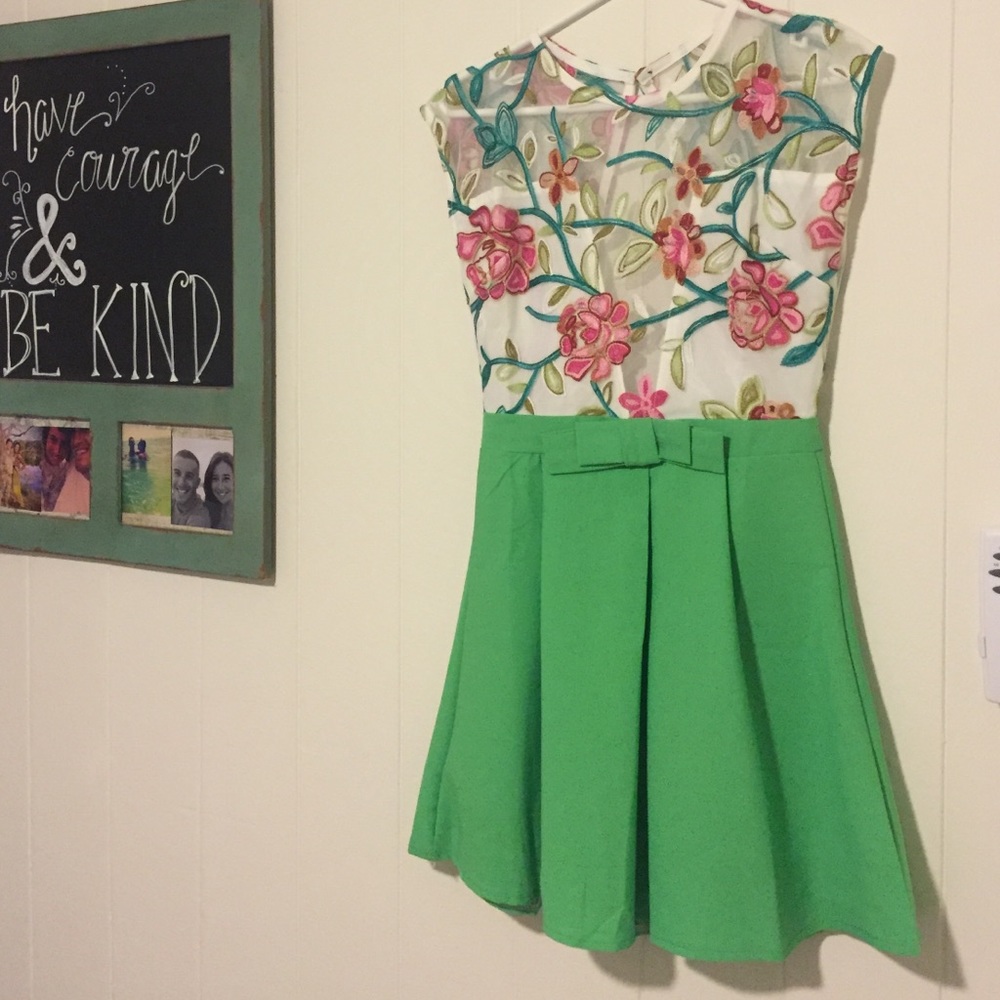 NWOT Gorgeous floral dress with sheer overlay