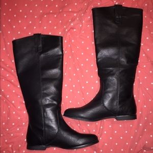 Black riding boots