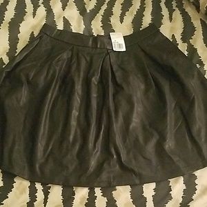 Black pleated skirt