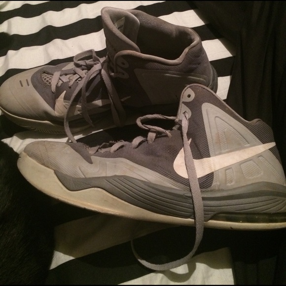 Nike shoes - Picture 2 of 3