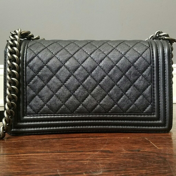 Chanel Boy Bag Medium in Caviar leather - Picture 4 of 8