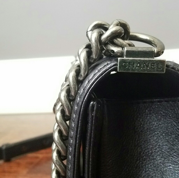 Chanel Boy Bag Medium in Caviar leather - Picture 5 of 8