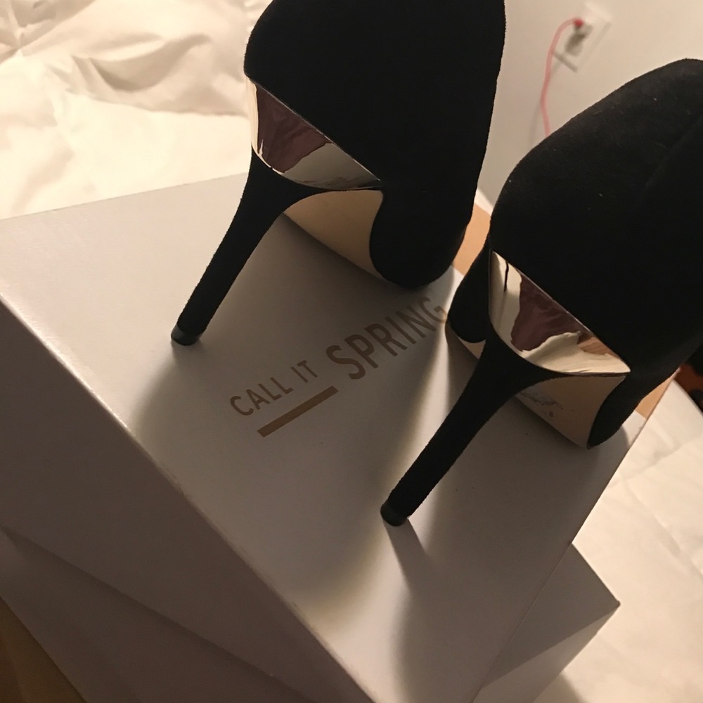 Pointy heels w gold