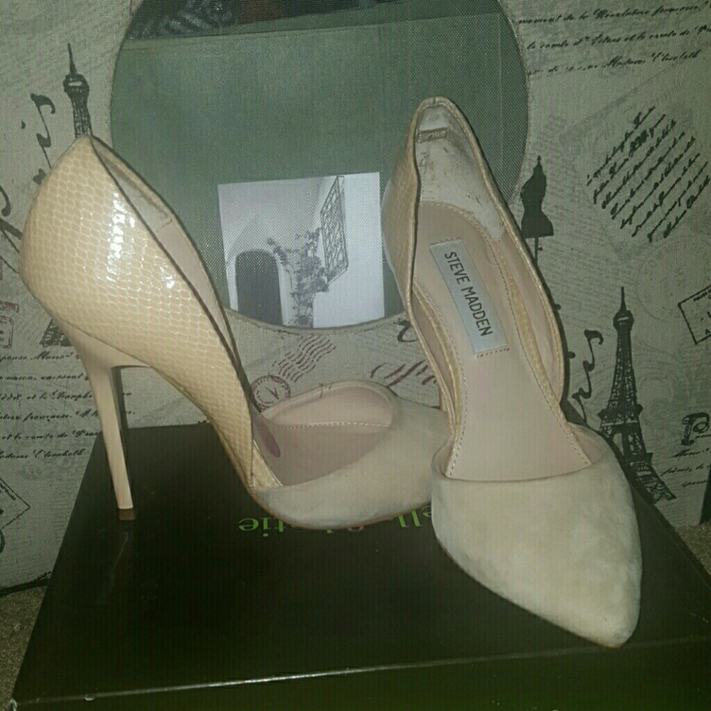 Steve Madden Varcity Two-piece Pump