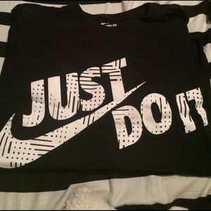 Nike tee