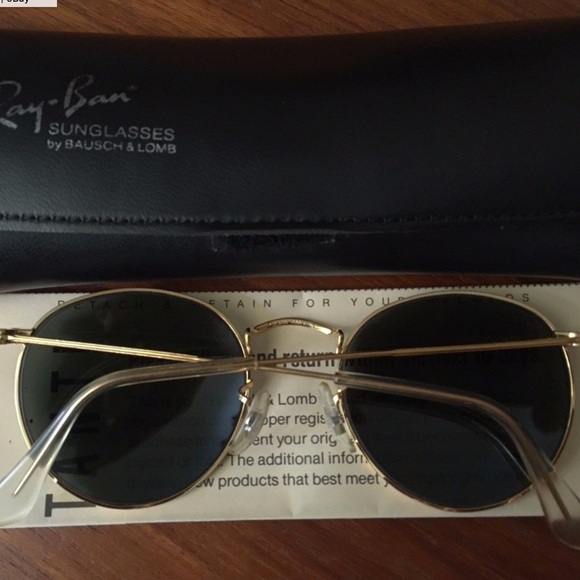 Vintage Bausch & Lomb Ray-Ban Sunglasses - Picture 2 of 5